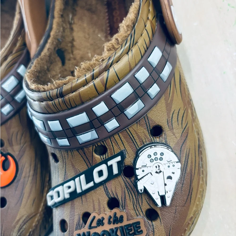Crocs Classic lined Chewbacca Star Wars clogs - Picture 3 of 8